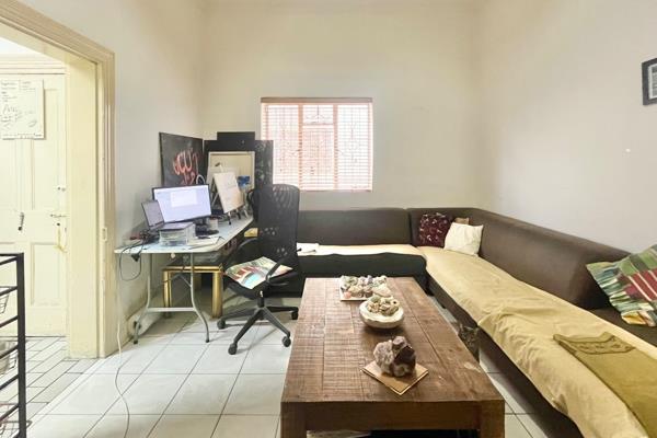 Exclusive mandate with Quay 1 International Realty 

This lovely two-bedroom home provides unmatched comfort and personalisation ...