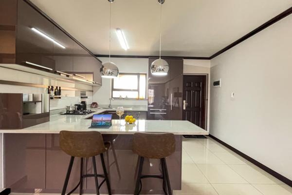 2 bed 2 bath Immaculate apartment with breath taking interior furnishes, comes with fitted Bosch appliance such as fridge, dishwasher ...