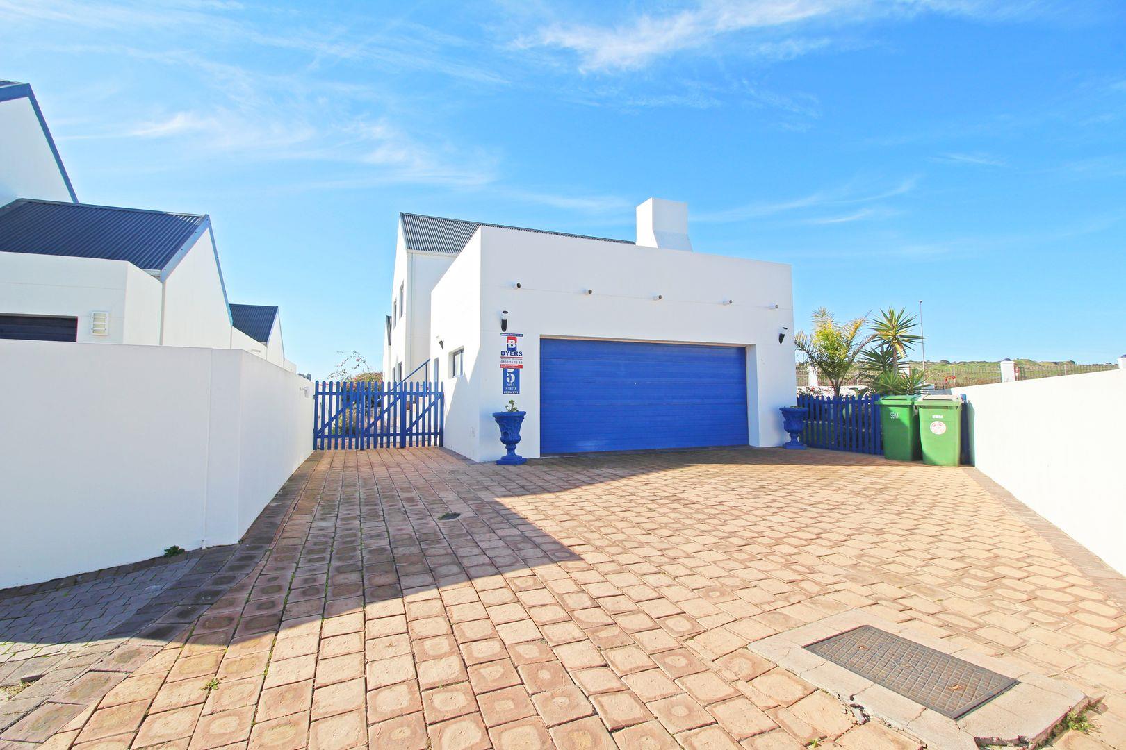 4 Bedroom House for sale in Blue Lagoon - P24-114575647