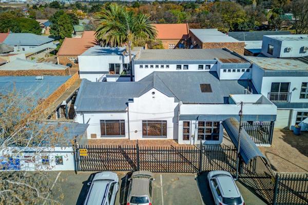 Business 1:
988m2 Double storey with main road frontage
Features: Reception area, kitchen, and ablutions
Offices: One private office ...