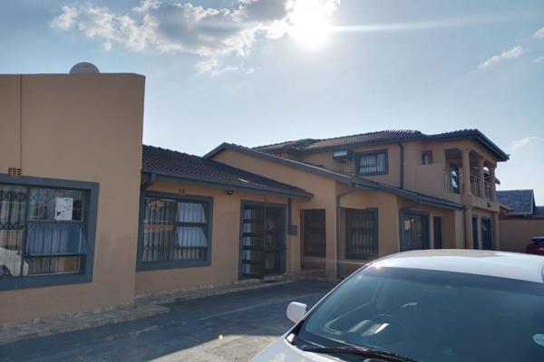 Mondeor

Massive well maintained Investment Property for sale

Comprises of 7 fully let units

2 x 2 Bedrooms units
5 x 1 Bedroom ...