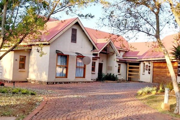 All About Homes: Luxurious 3-Bedroom Estate in Southdowns, Centurion

Welcome to your dream home in the prestigious Southdowns Estate ...