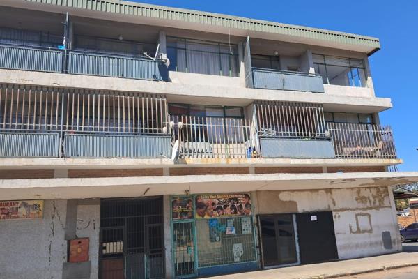 This is a 1 bedroom, bathroom, lounge and kitchen apartment.
 Located within close proximity of schools, entertainment and public ...