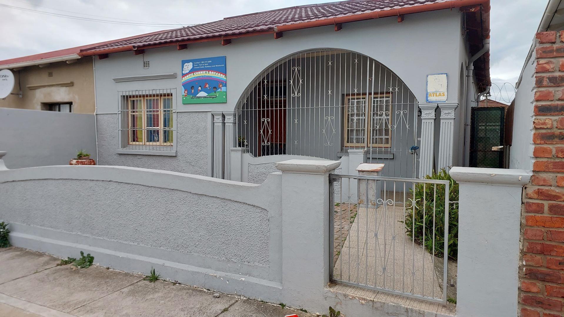 3 Bedroom House for sale in Sydenham 36 Stebonheath Road P24114578157