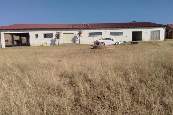 Introducing a fantastic opportunity for commercial storage in the sought-after Zeekoewater AH area of Witbank, this spacious 21.4m2 ...