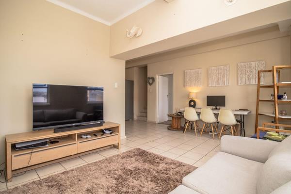 Fully Furnished Apartment with Table Mountain Views in Cape Town - Nestled in the ...