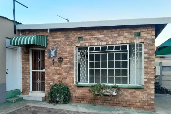 Charming 1 bedroom garden cottage/ bachelors pad with abundant natural light.

R4200 ...