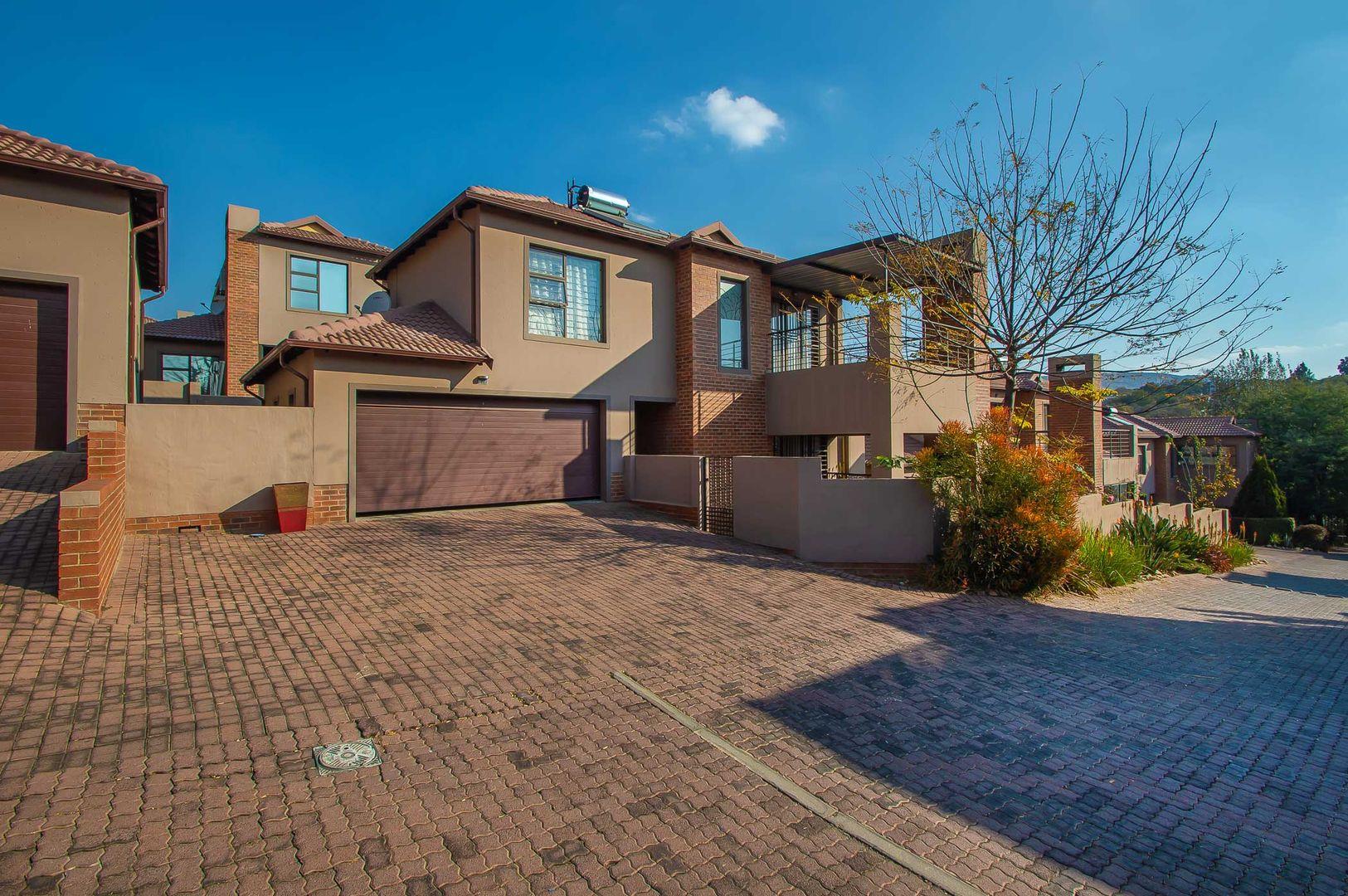 3 Bedroom House for sale in Ruimsig Country Estate P24114580750