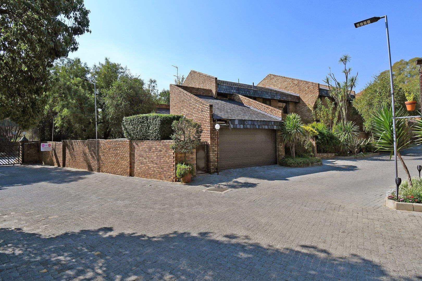 3 Bedroom Townhouse for sale in Bedfordview 40 Riley Road P24114580754