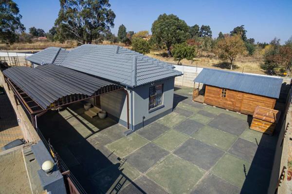 Welcome to this stunning property listing in Roodepoort! This spacious and beautiful 3 ...