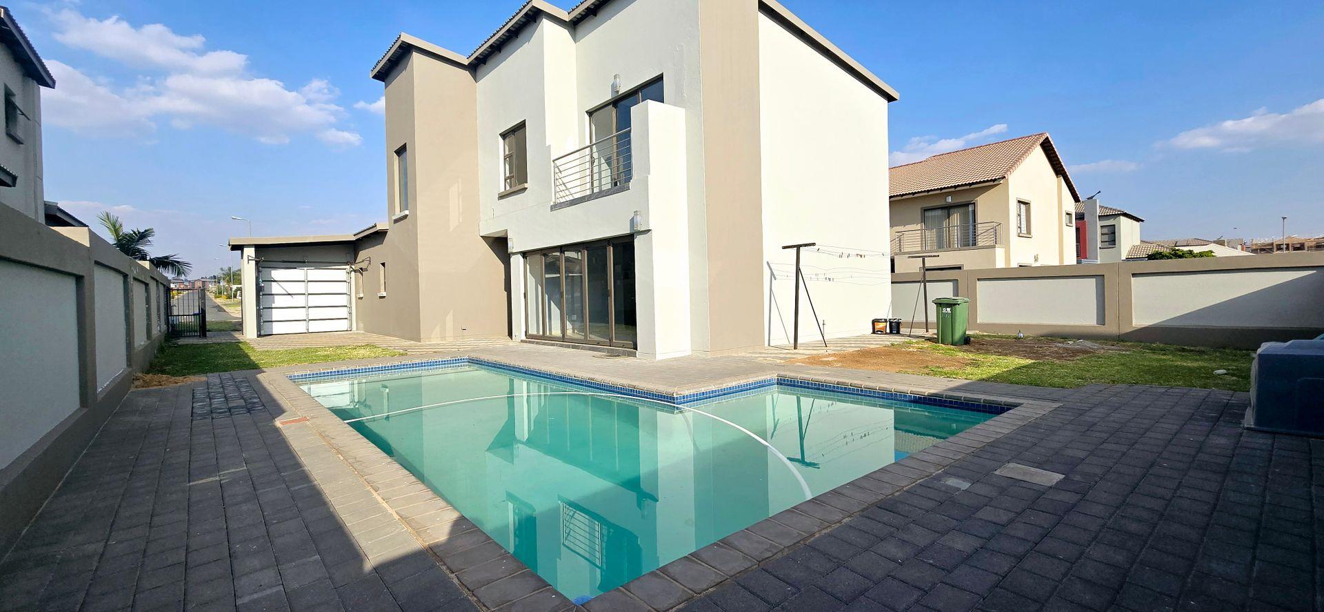 Zambezi Manor Lifestyle Estate Property Property and houses for sale