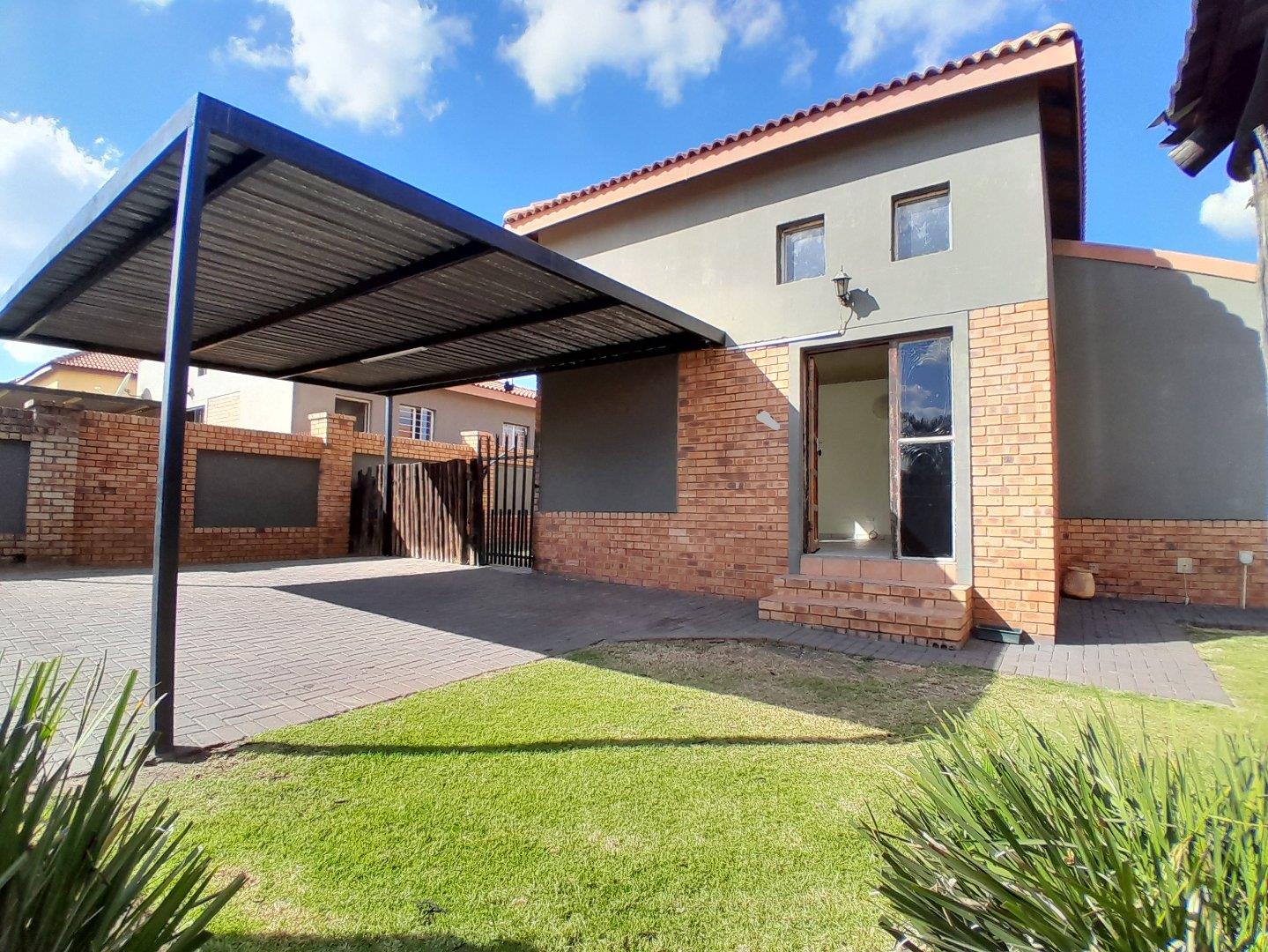 2 Bedroom House for sale in Reyno Ridge P24114585184