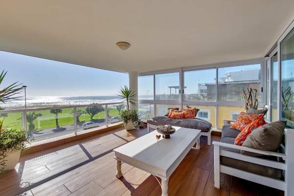 Welcome to the lifestyle at Mouille Sands on the iconic Mouille Point Promenade! 

This sought-after corner unit offers a spacious ...