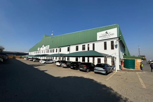 This exceptional building, ideal for logistics, distribution or manufacturing ...