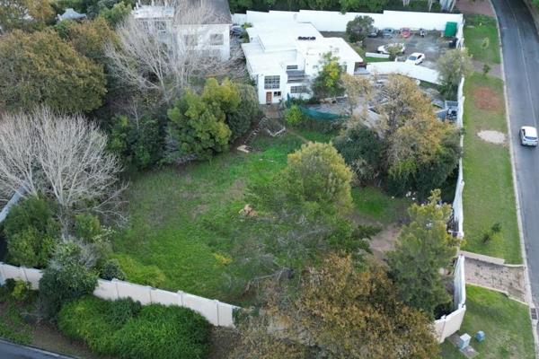 Exclusive Opportunity in Prime Constantia Heights: Ideal for Investors and Developers

Sole Mandate

Discover this hidden gem—a ...