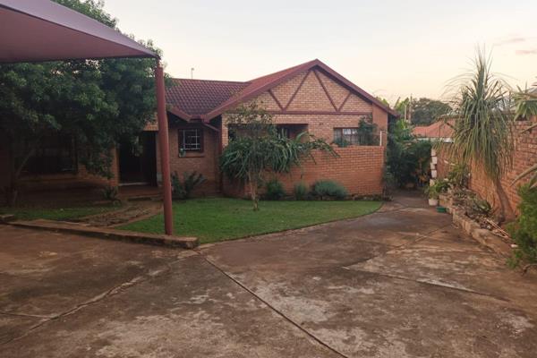 3 Bedroom house for Sale in Aqua Park

Well maintained and with modern finishes, this house is a must see.
This house offers:
-3 ...