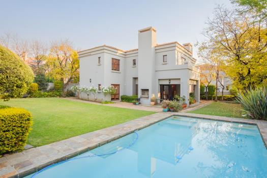 3 Bedroom House for sale in Waterkloof Heights