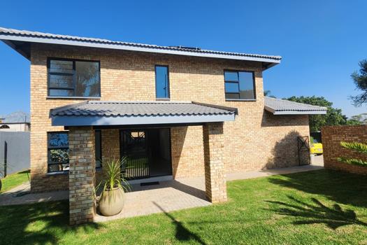 3 Bedroom Townhouse for sale in Radiokop