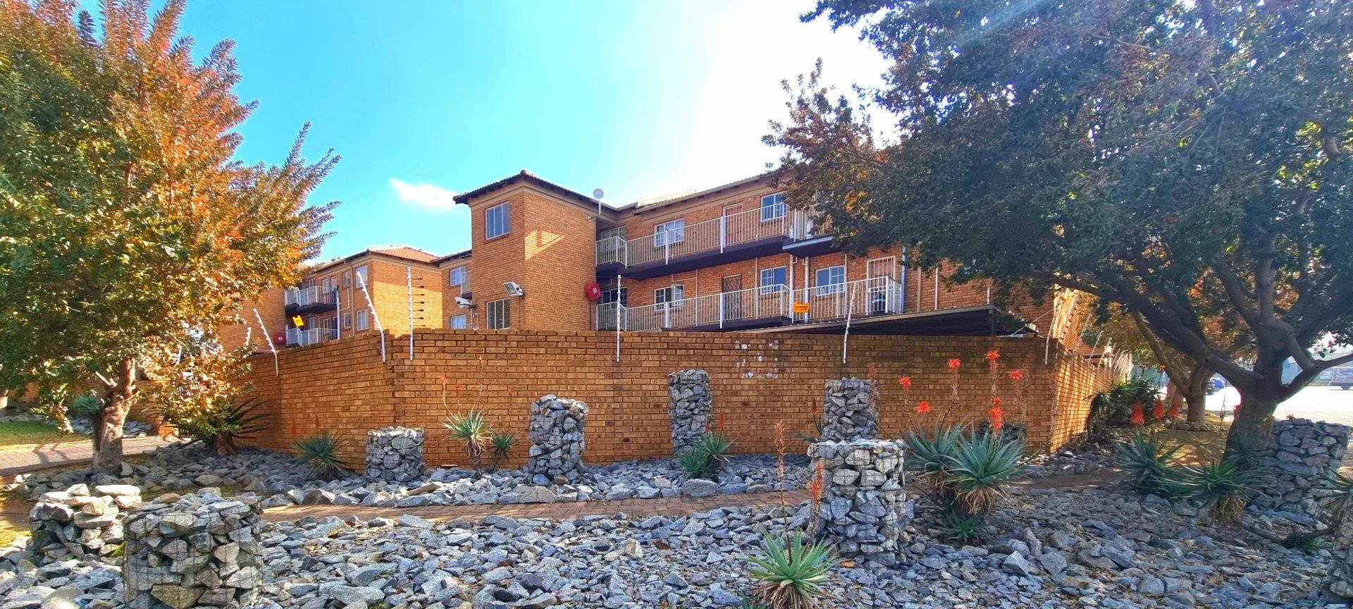 2 Bedroom Apartment / flat for sale in Kenmare 31 Villa Illario, 4