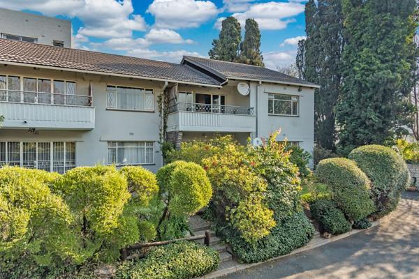 Nestled in the heart of Craighall, this immaculate top-floor apartment offers panoramic views of the park&#39;s tree-lined ...