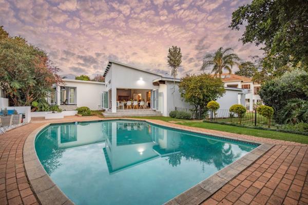 Discover the epitome of sophisticated living in this stunning 4-bedroom guesthouse, situated in the prestigious Waterkloof Ridge ...