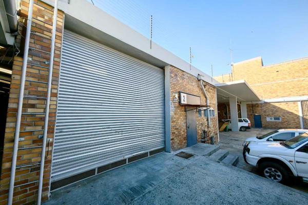 This 485 square meter industrial unit is located in the secure Gateway Industrial Park ...