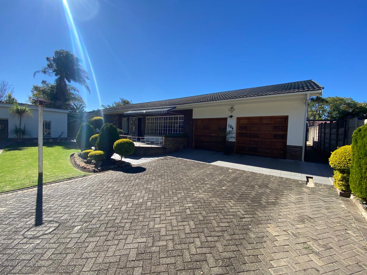 4 Bedroom House for sale in Vryheid - P24-114589182