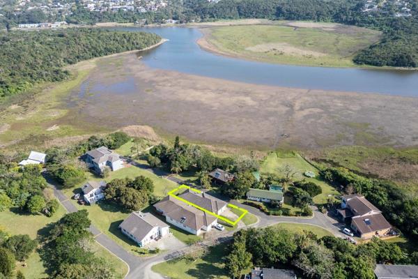 This spacious family home offers a unique location on the Quenera RIver. The kitchen boasts a separate scullery with easy access to the ...