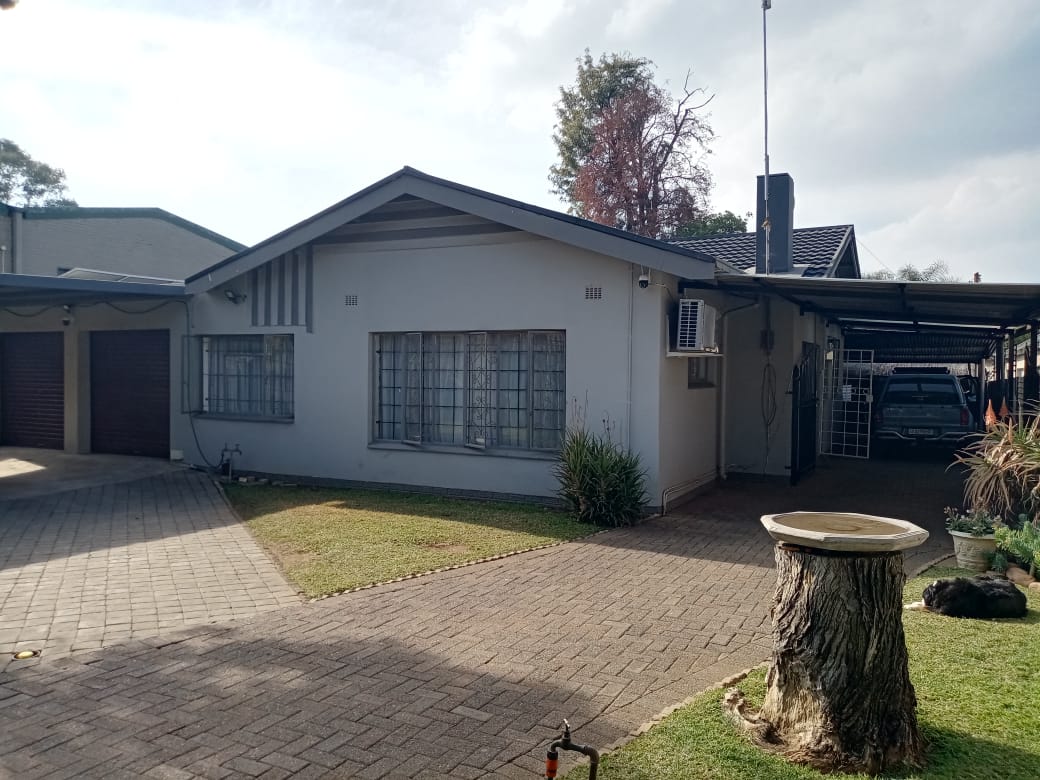 4 Bedroom House for sale in Silverton P24114589264