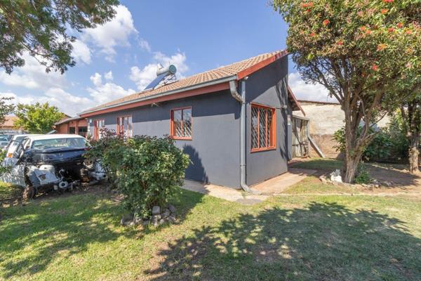 Welcome to your new haven - a charming and inviting abode nestled in the heart of Lenasia South, where comfort meets convenience at an ...