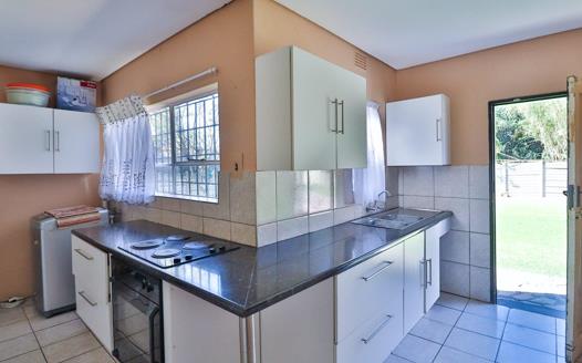 3 Bedroom House for sale in Cruywagen Park