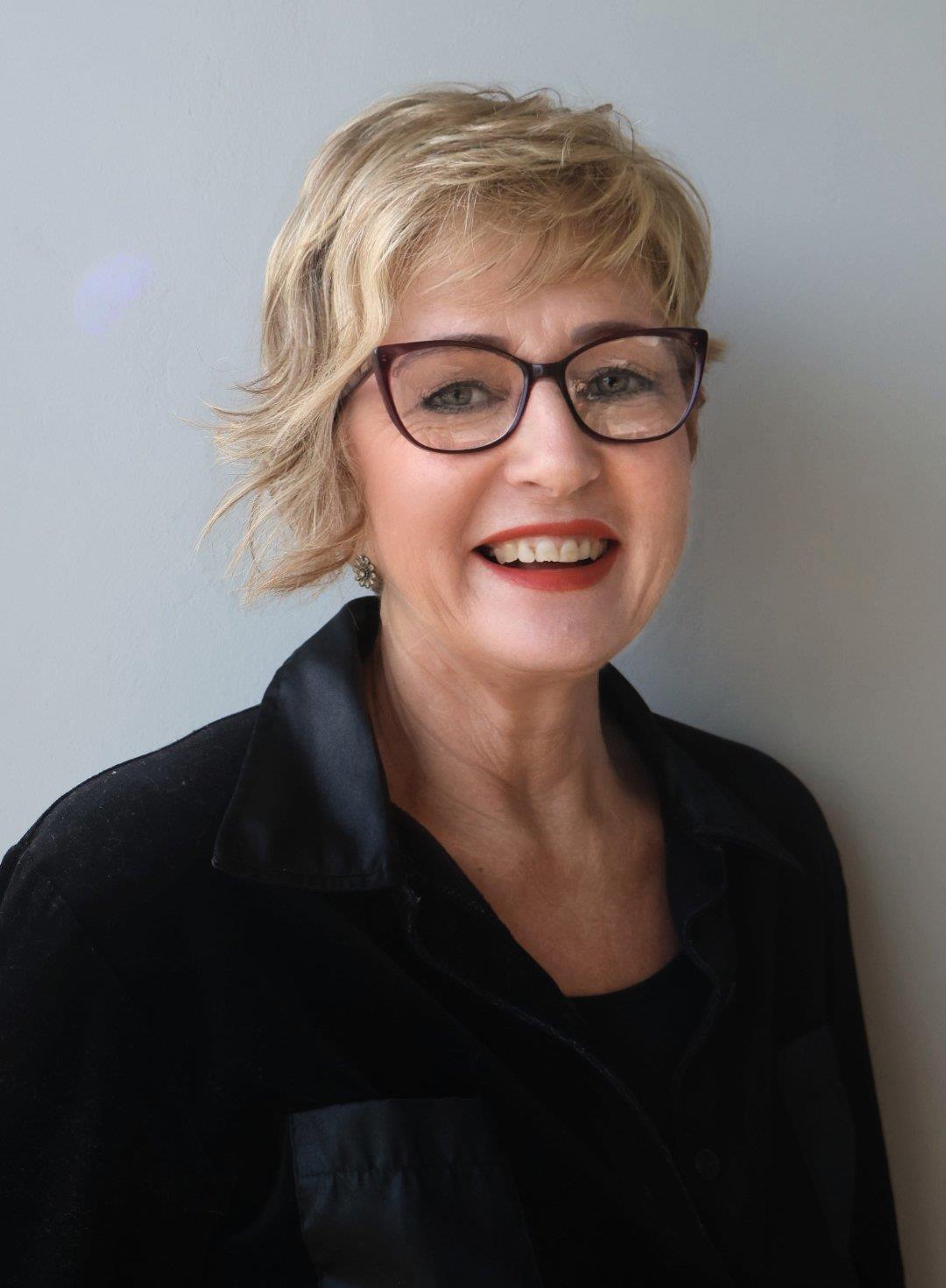 Agent profile for Retha Read