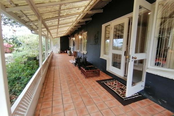 This farm is well situated in that it is approximately 4 to 8 km from Port Shepstone ...