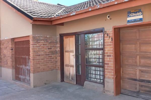 This nicely placed 4 bedroom house in Seshego, with 2 bathrooms, lounge and dining, kitchen, scullery, double garage, 2 carports  steel ...