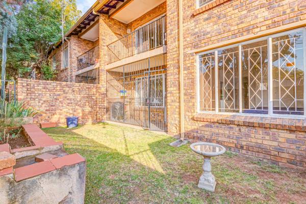 Owner Asking R 859 000
Negotiating from R 759 000

Step into a generously proportioned ...