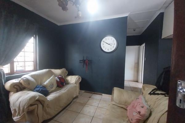 Are you looking for a cozy and comfortable home in the heart of uMhlathuze? Look no further! This charming property is the perfect ...