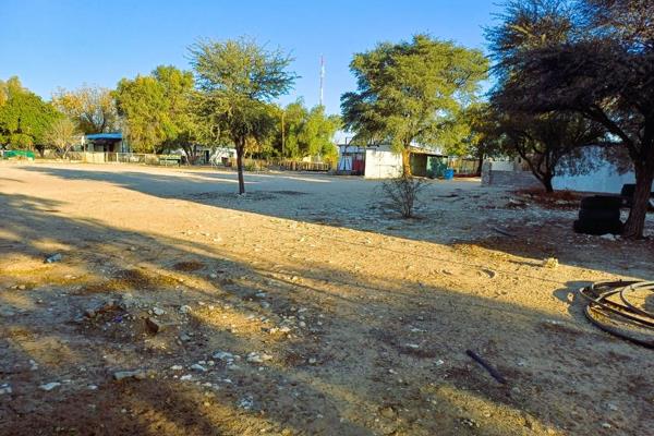 Discover the perfect investment opportunity in the charming town of Askham, located just 180km from Upington. 
This expansive ...