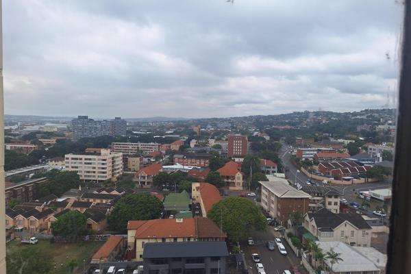 Scenic views from this apartment at Berea Centre ....sunny bedroom, fitted cupboards, neat kitchen with built in cupboards , granite ...