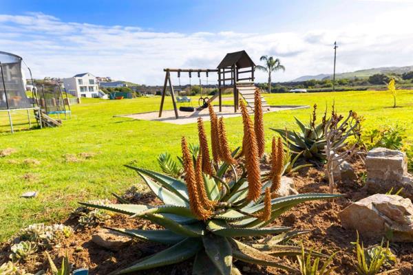 | Plot and plan |

The position of this stand has a stunning view of the Hartenbos river where you can enjoy a canoe/water paddle ride ...