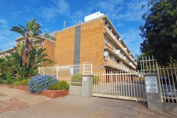 For sale: Spacious 3-bedroom flat offering comfortable living in a prime location. 

NEGOTIABLE / NO TRANSFER DUTY

This 98 sqm ...