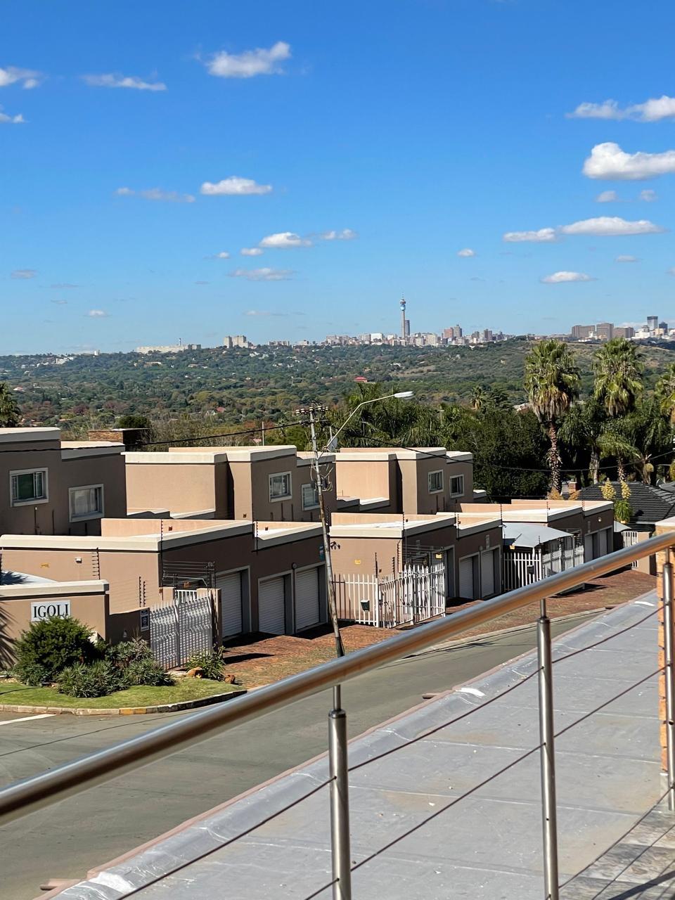1 Bedroom Apartment / flat for sale in Northcliff Corner De Wet and O