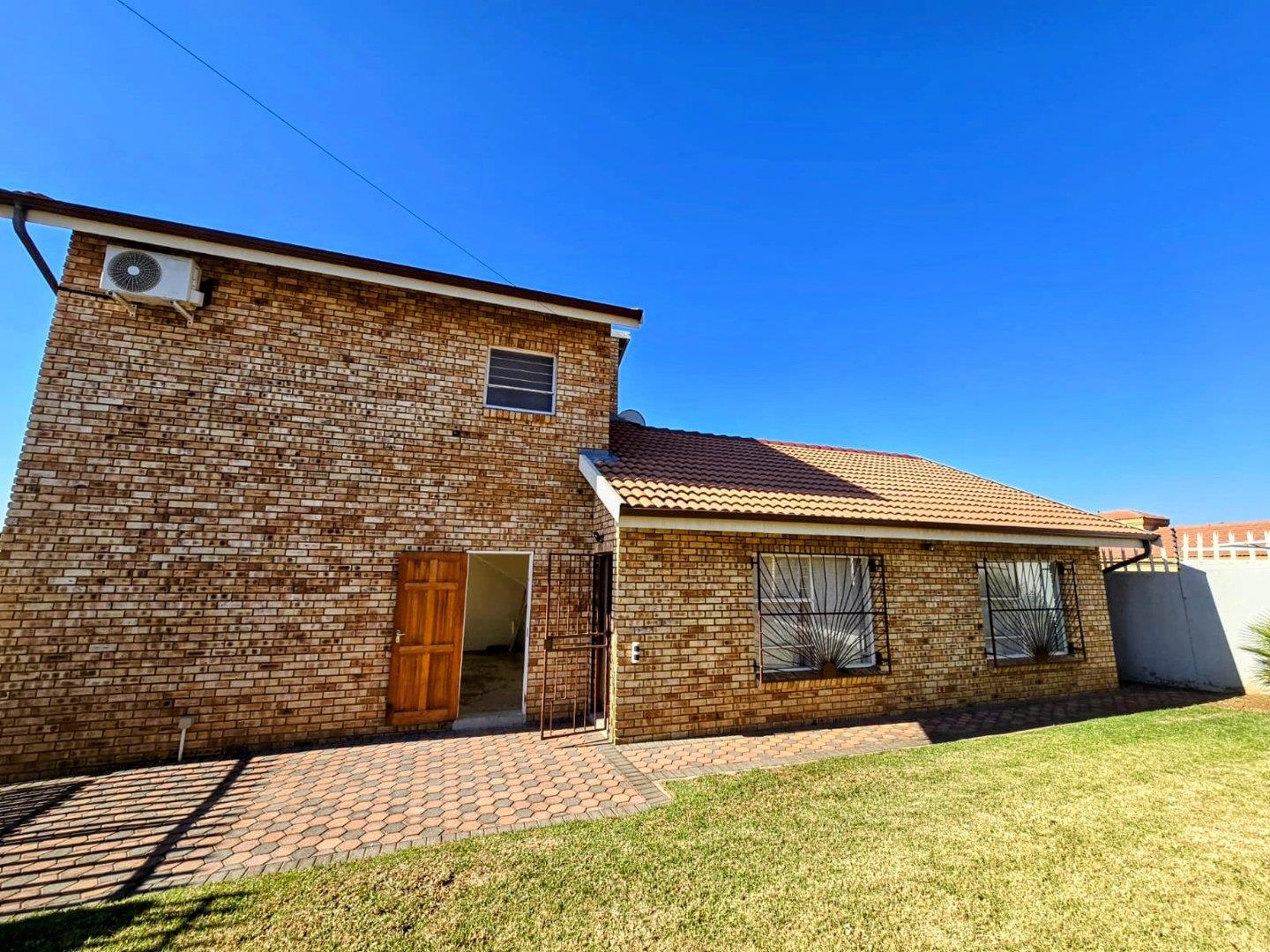 Townhouses for sale in Randfontein : Randfontein Property : Property24.com