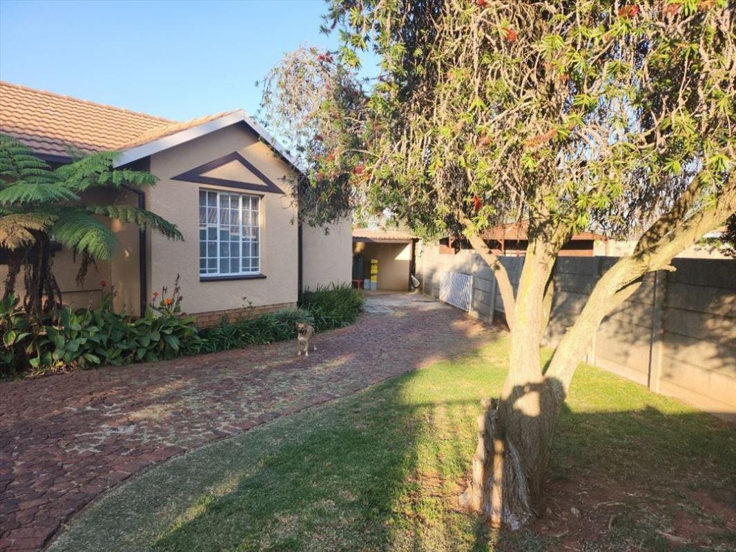 3 Bedroom House for sale in Marlands - 6 C P Hoogenhout Place - P24 ...