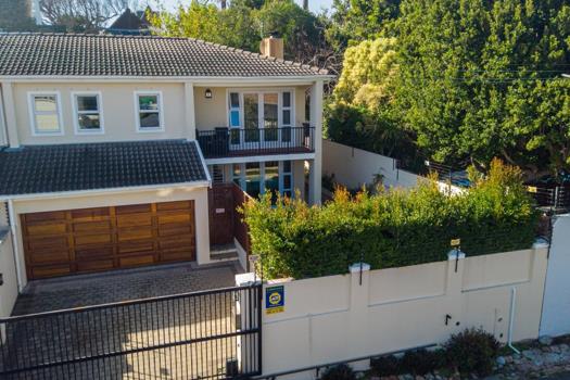 3 Bedroom House for sale in Wynberg Upper