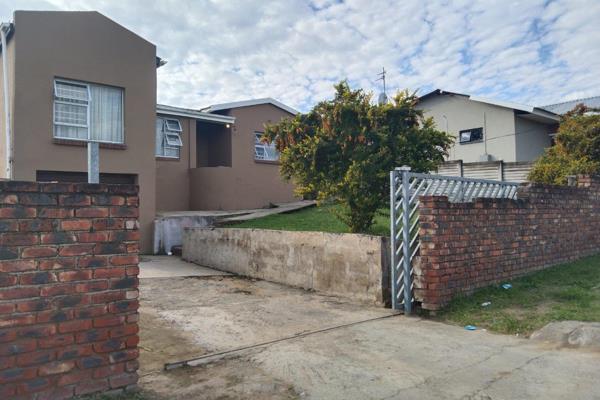 Neptunate properties put people first as we present three bedroom house based in shornvile which is 2 KM to King Williams Town. A well ...