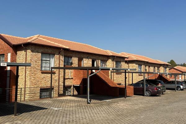 Come view and lets negotiate.

Absolutely stunning 2-bedroom apartment for sale in the sought-after Weltevreden Park area of ...