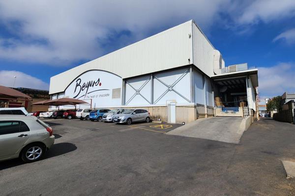 This food grade freestanding 5290sqm industrial warehouse is available to let and is ...