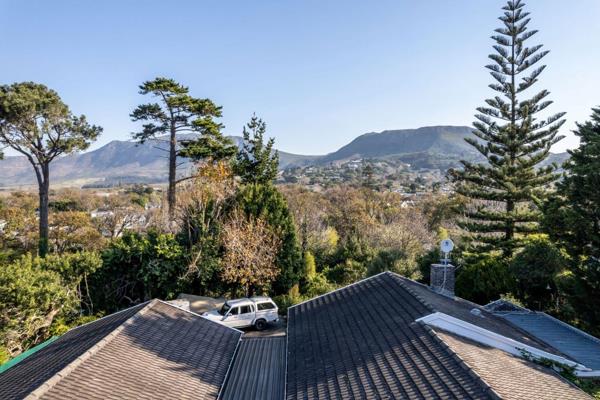 Exclusive mandate

Nestled in the heart of Constantia Upper, this property offers ...