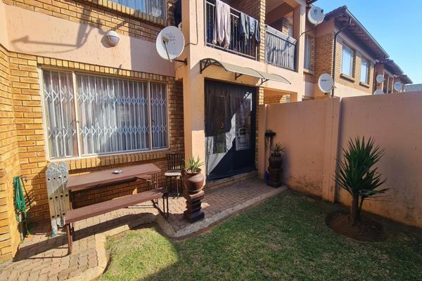 BEAUTIFUL, SAFE GROUND FLOOR UNIT IN SMALL COMPLEX - BOKSBURG NORTH

Welcome to this charming and secure ground-floor unit in a small ...