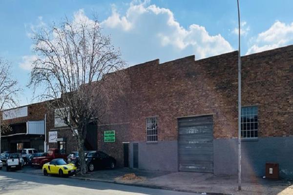 Large workshop TO LET in Ampthill Avenue, Benoni Central.

Centrally located with good ...